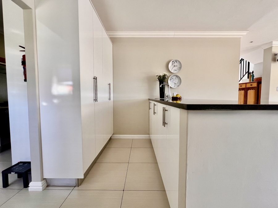 3 Bedroom Property for Sale in Myburgh Park Western Cape